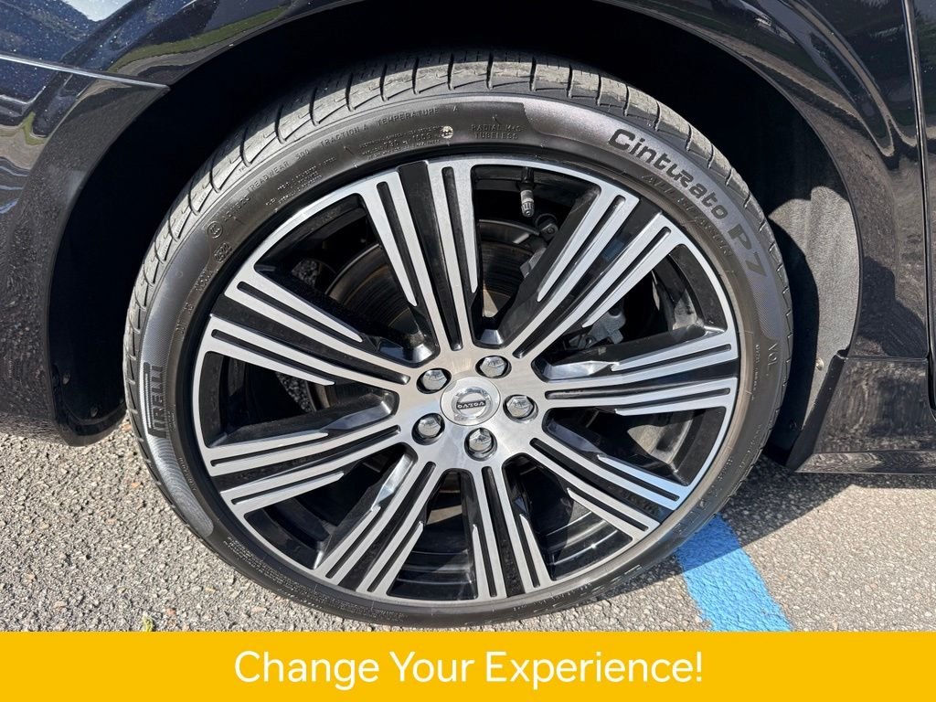 Used 2023 Black Volvo B6 Plus image 33