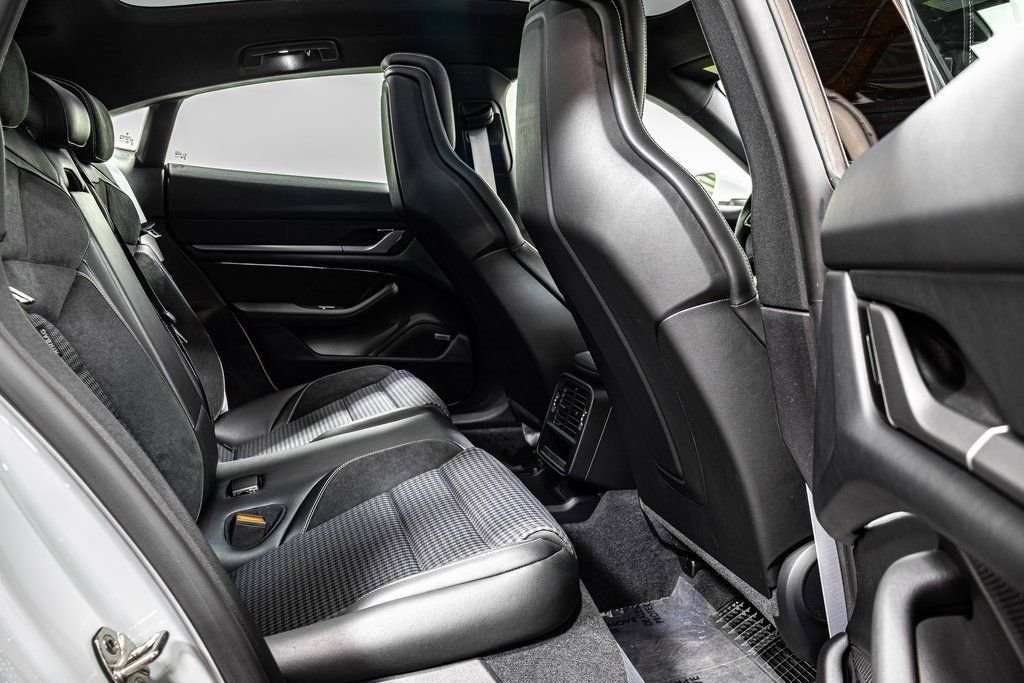 2025 Porsche Taycan S - Photo 19