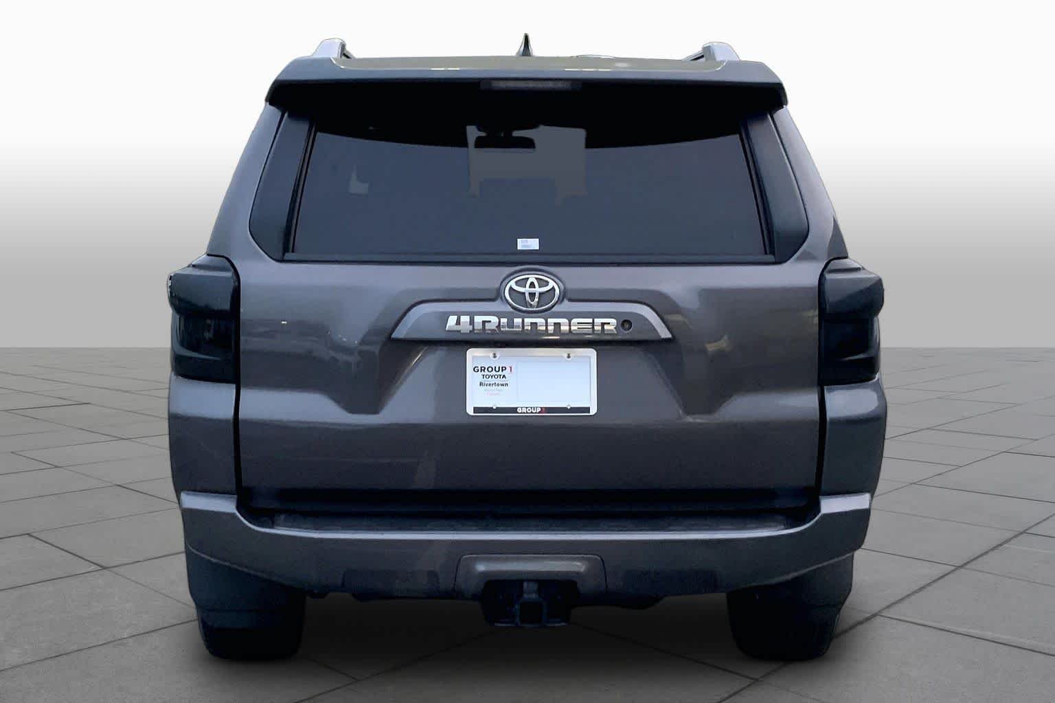 Used 2018 Magnetic Gray Metallic Toyota SR5 Premium image 5