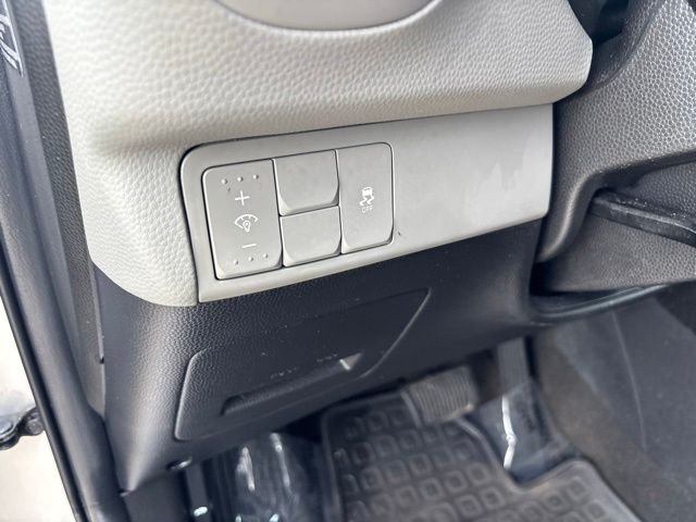 Used 2018 Bright Silver Kia Base image 15