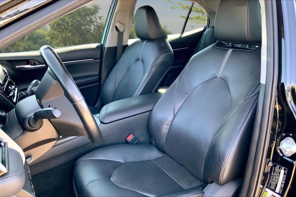 Used 2021 Black Toyota XLE image 21