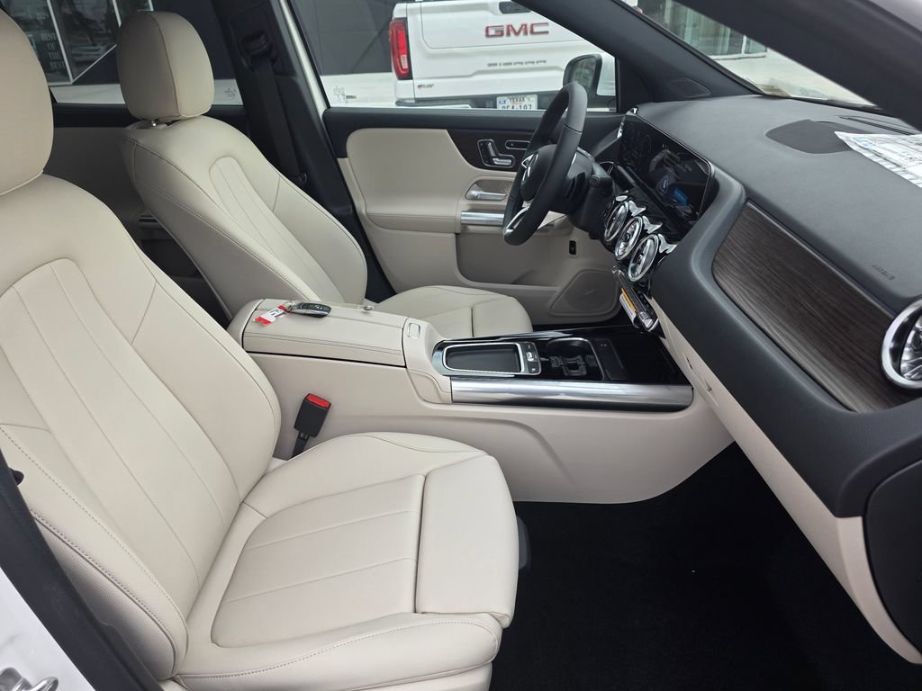 New 2026 Polar White Mercedes-Benz GLA 250 image 45