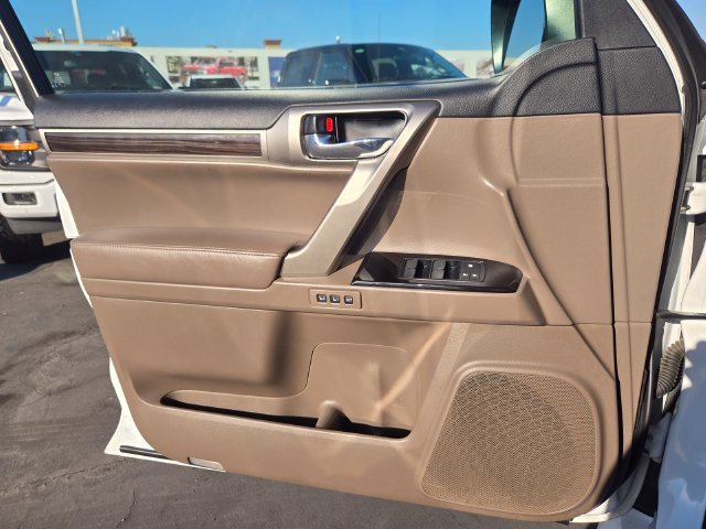 Used 2017  Lexus 460 image 13