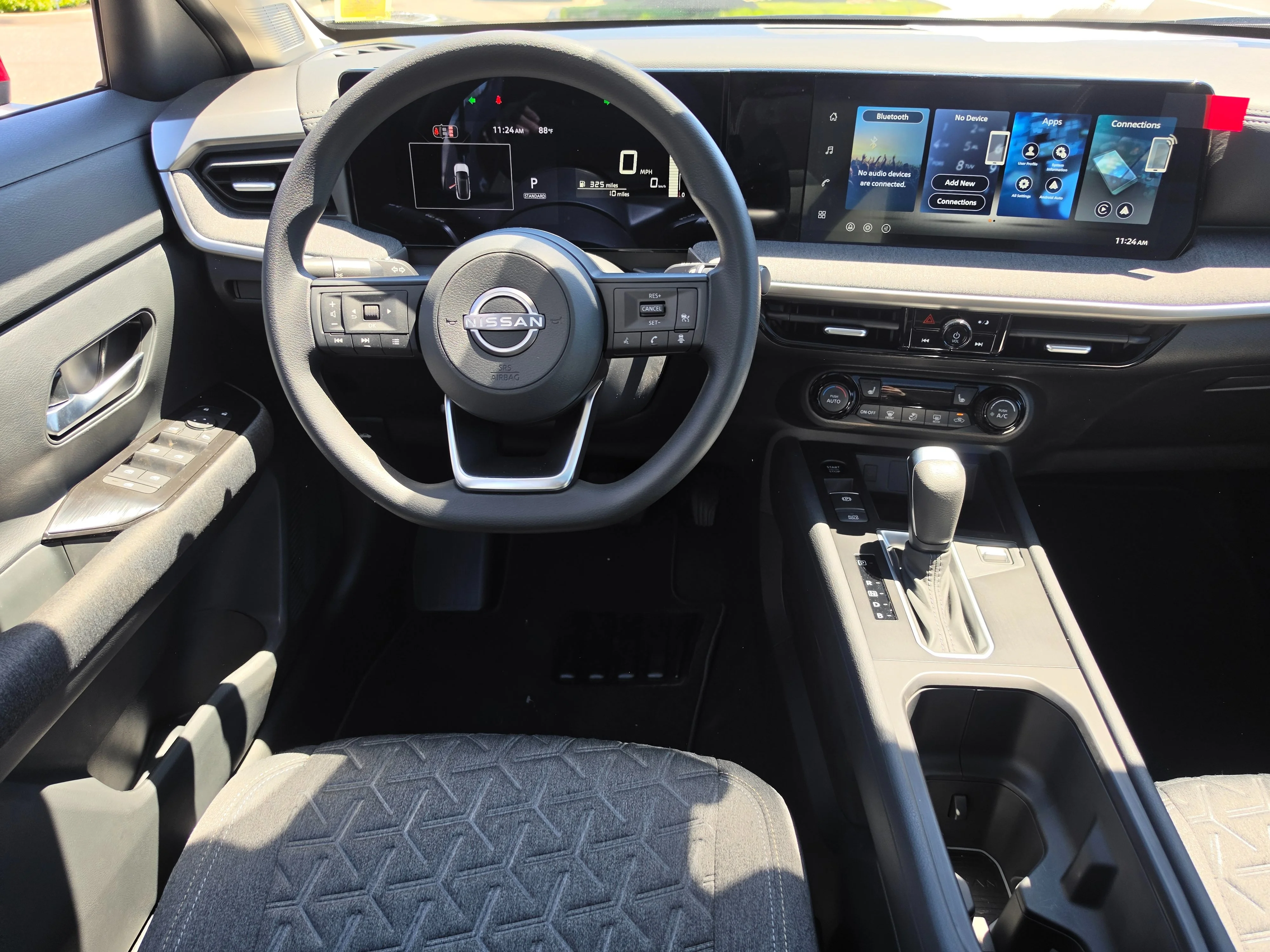 New 2026 Aspen White Tricoat/Super Black Nissan SV image 16