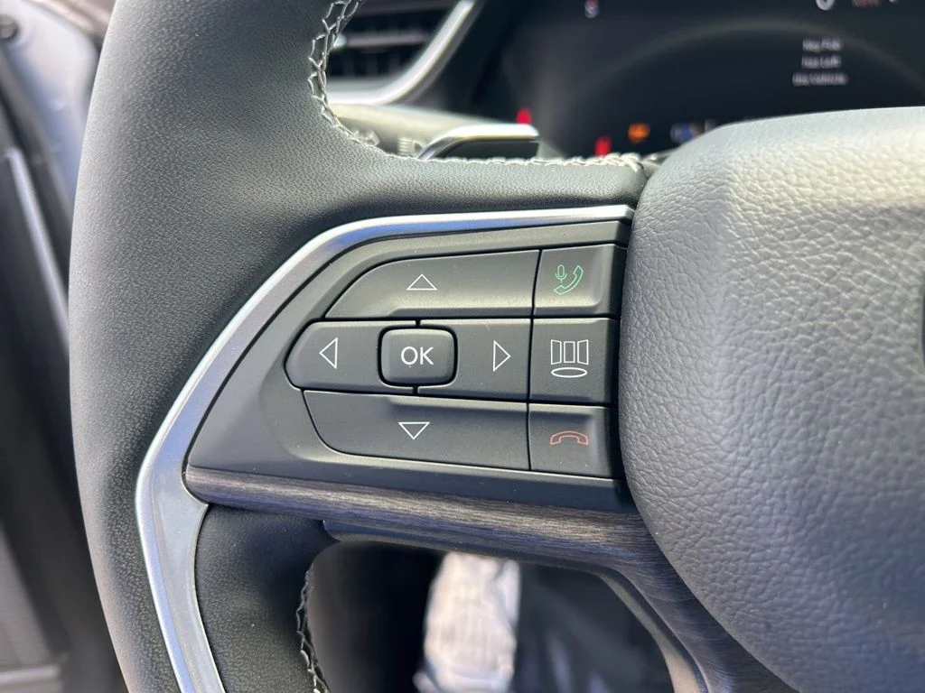 Used 2024 Silver Jeep Limited image 47