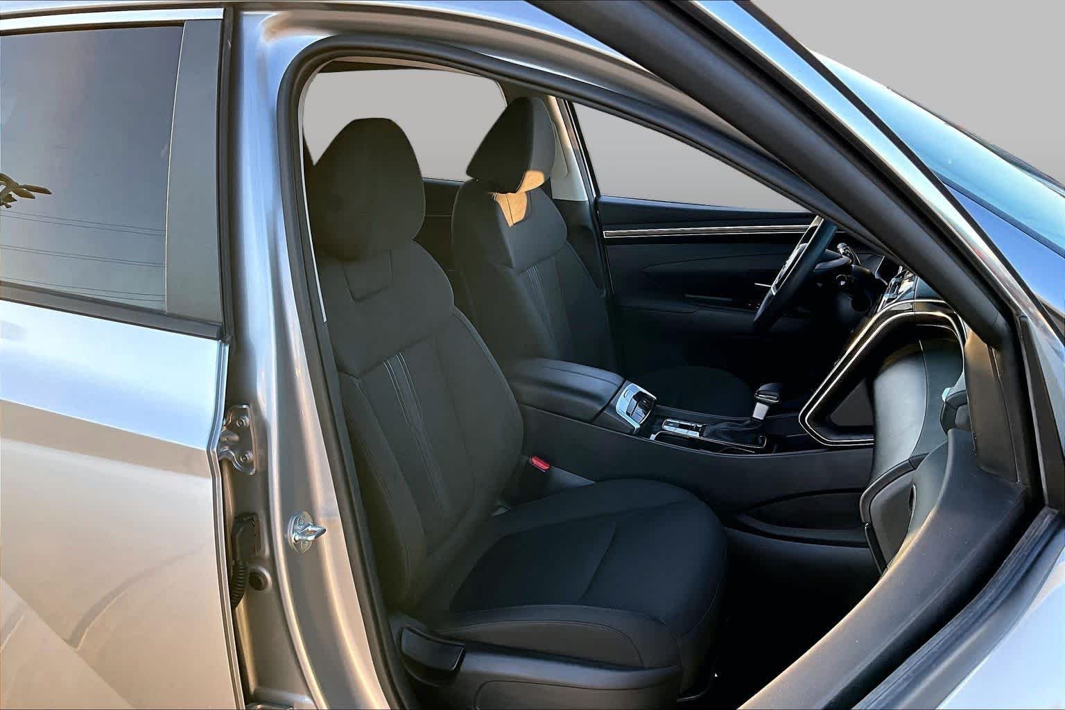 Used 2024 Shimmering Silver Hyundai SEL image 9