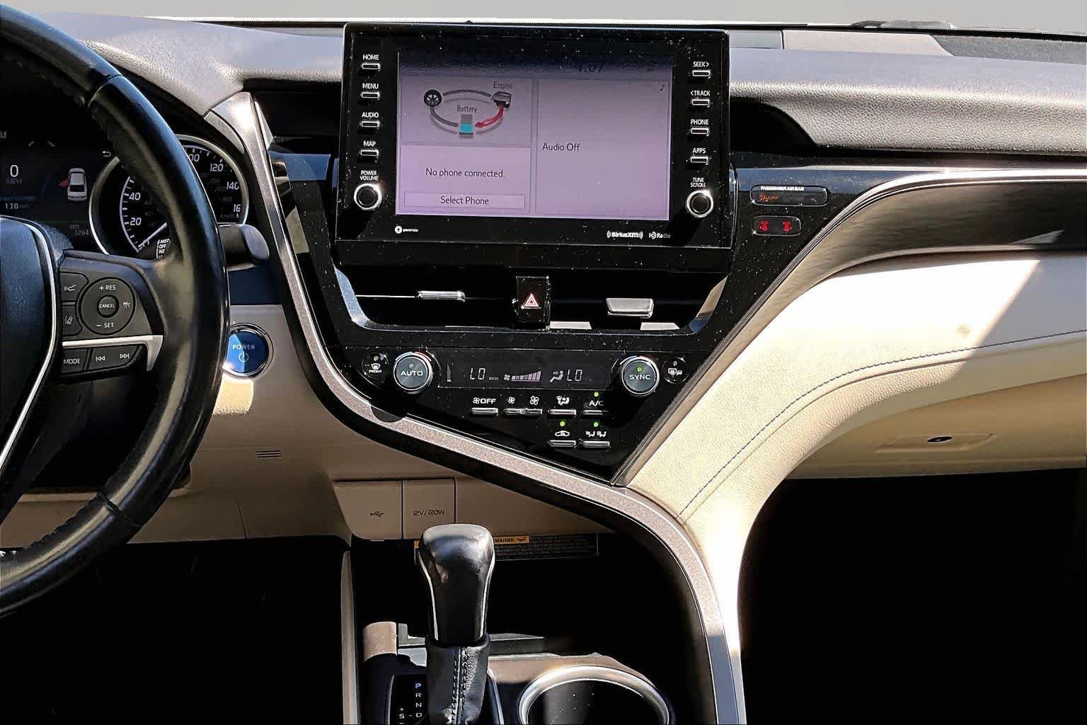 Used 2021 Wind Chill Pearl Toyota Hybrid XLE image 7