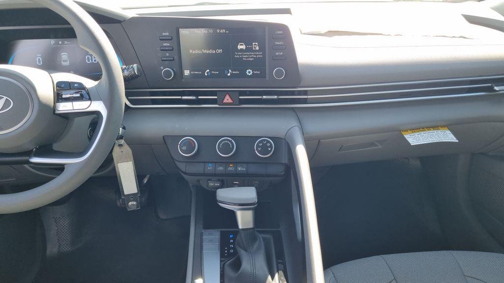 New 2026 White Hyundai SE image 14