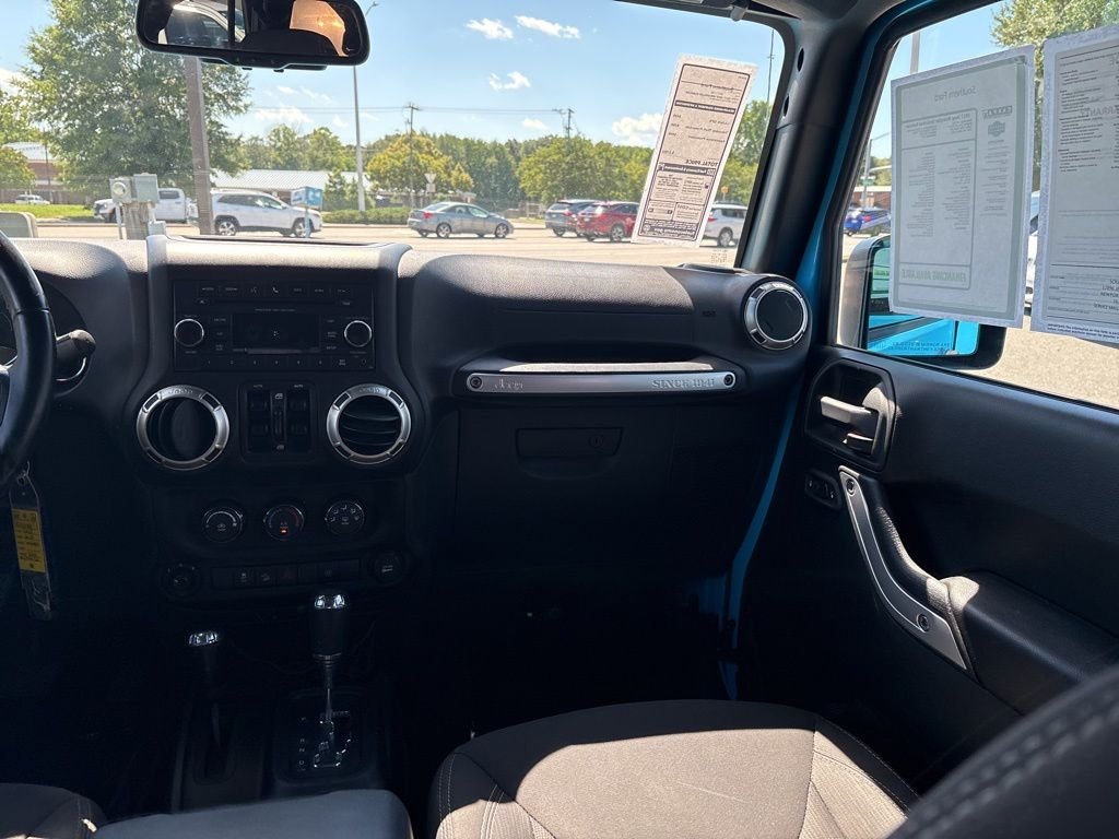 Used 2017 Blue Jeep Unlimited Rubicon image 11