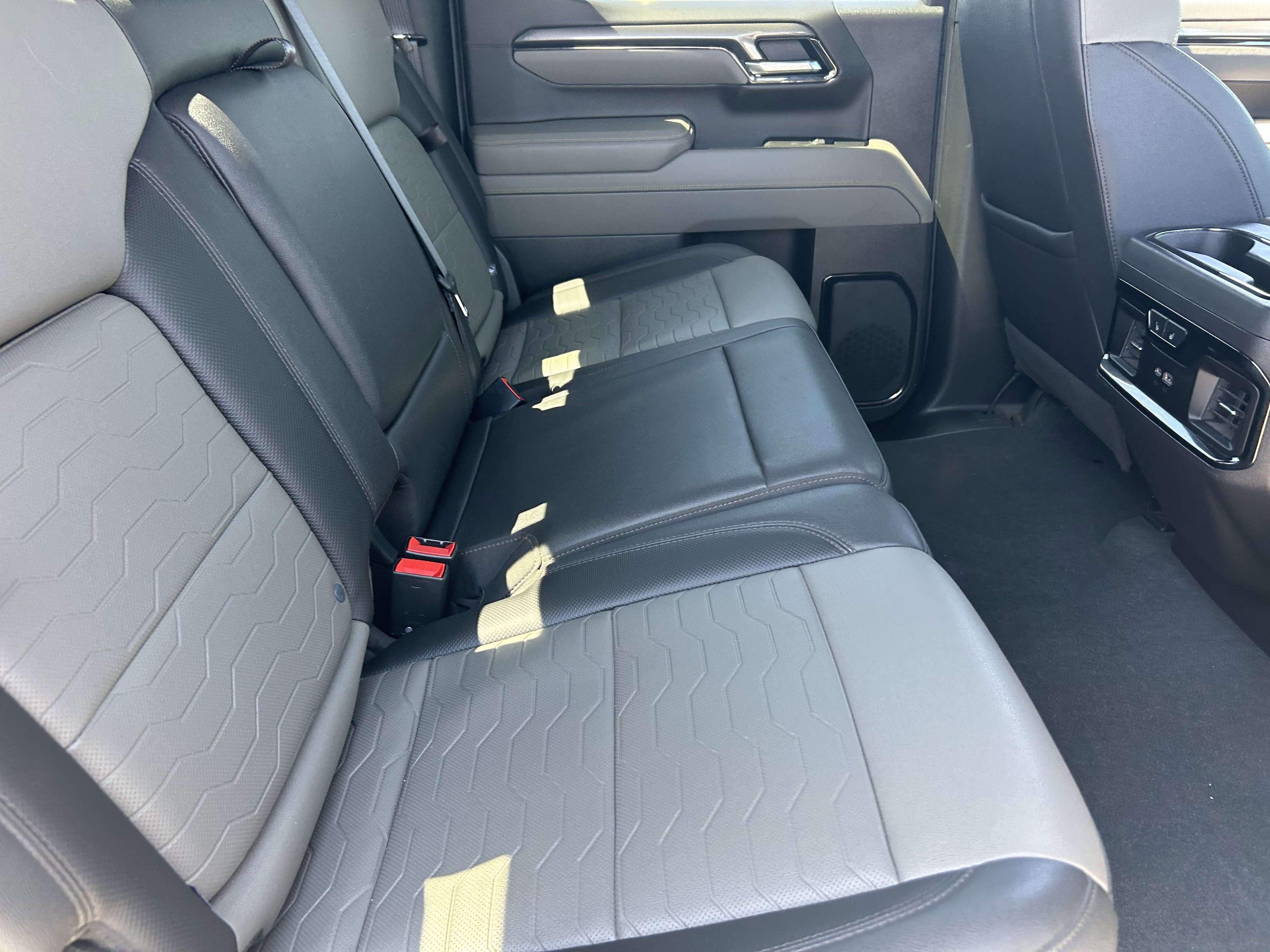 2025 Chevrolet Silverado 1500 ZR2 - Photo 13