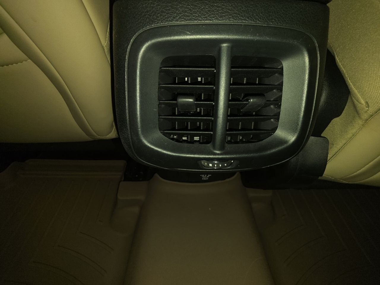 Used 2015 Silver Jeep Limited image 24