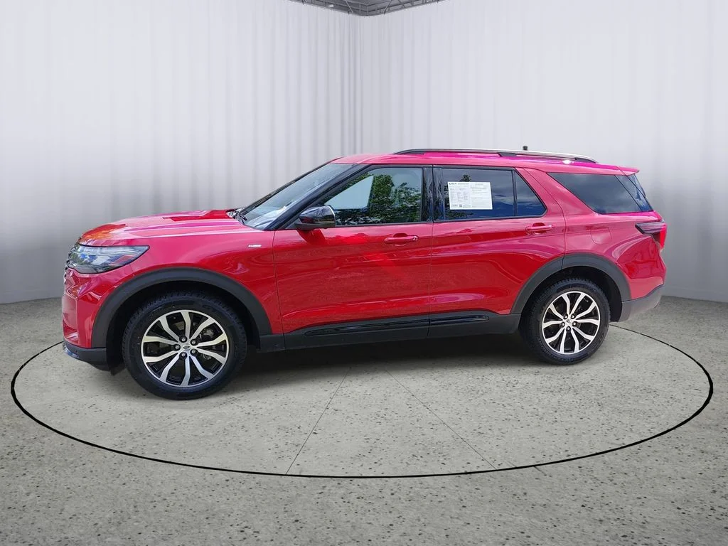 Used 2025 Red Ford ST-Line image 2