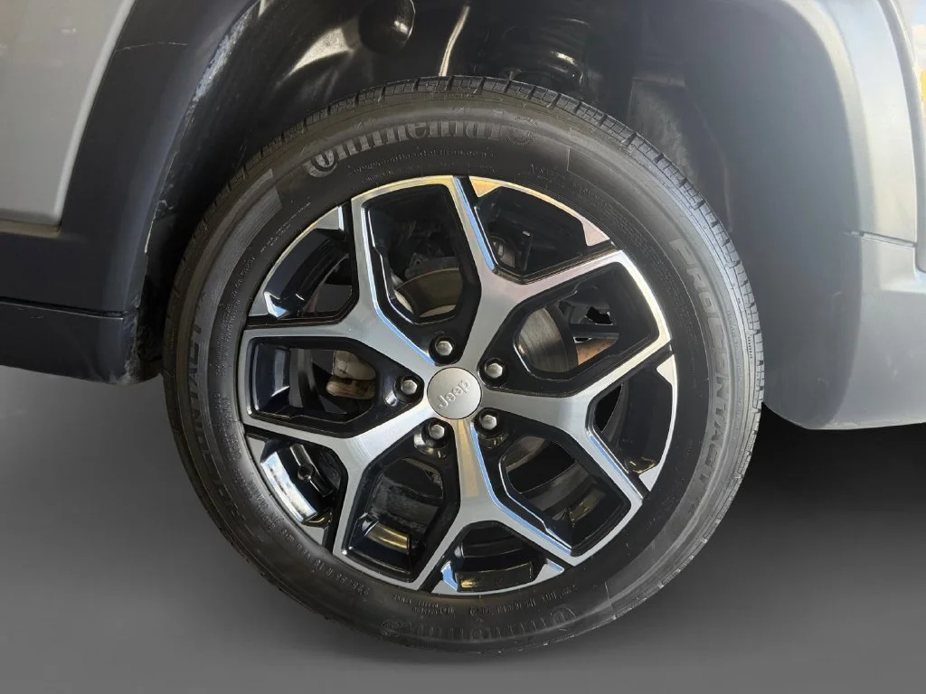 Used 2024 Gray Jeep Limited image 17