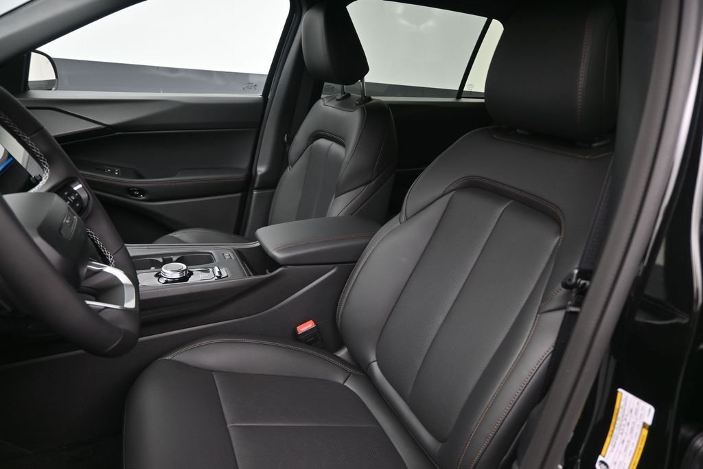 New 2026 Diamond Black Crystal Pearlcoat Jeep Limited image 19