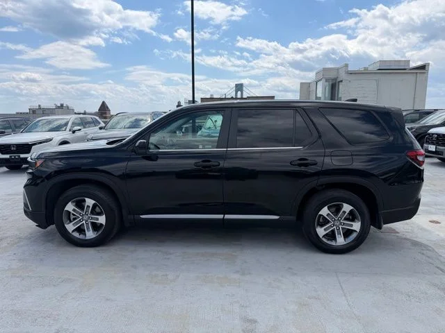 Used 2023 Gray Honda EX-L image 4