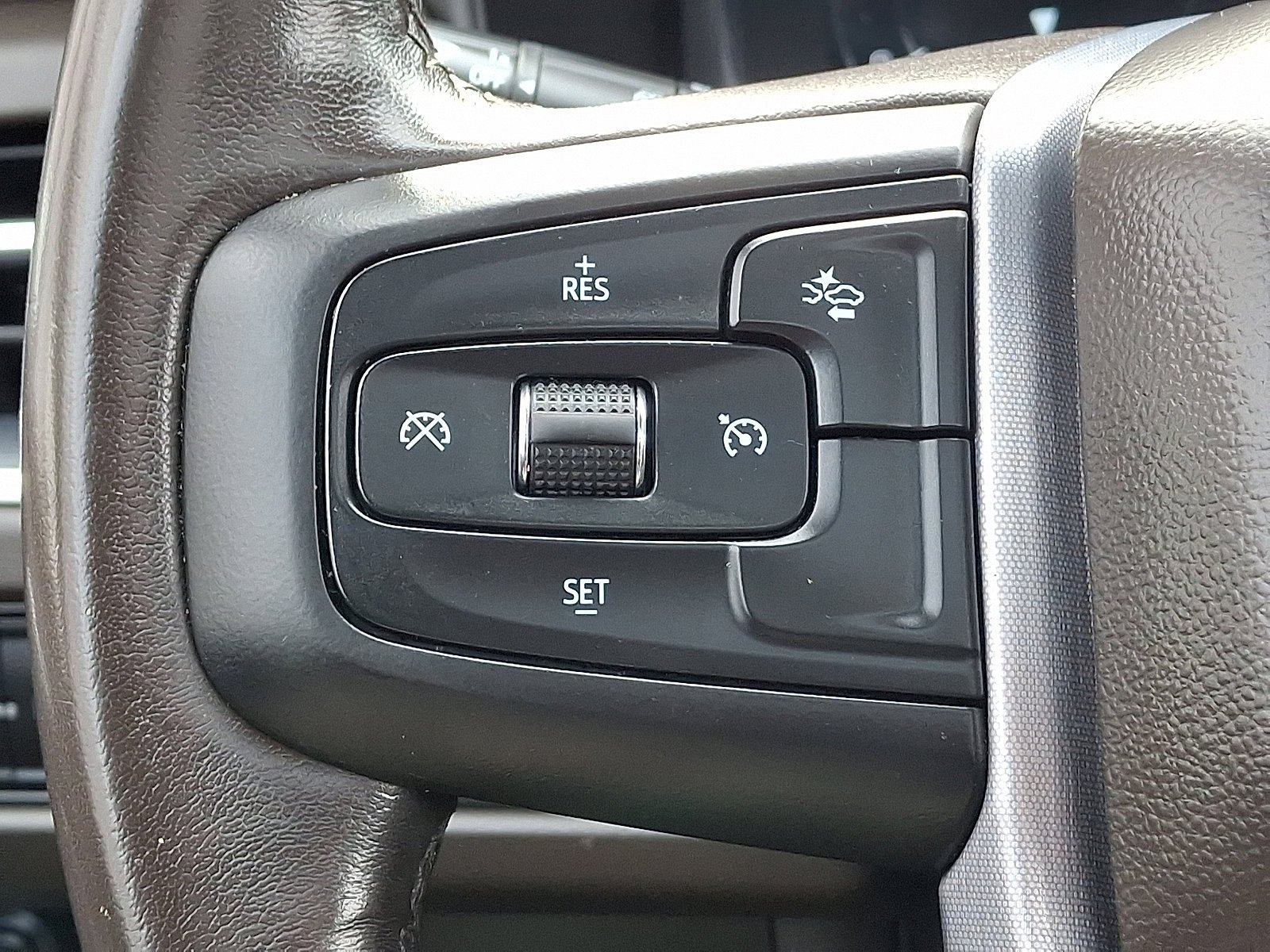 2023 GMC Yukon XL SLT - Photo 24