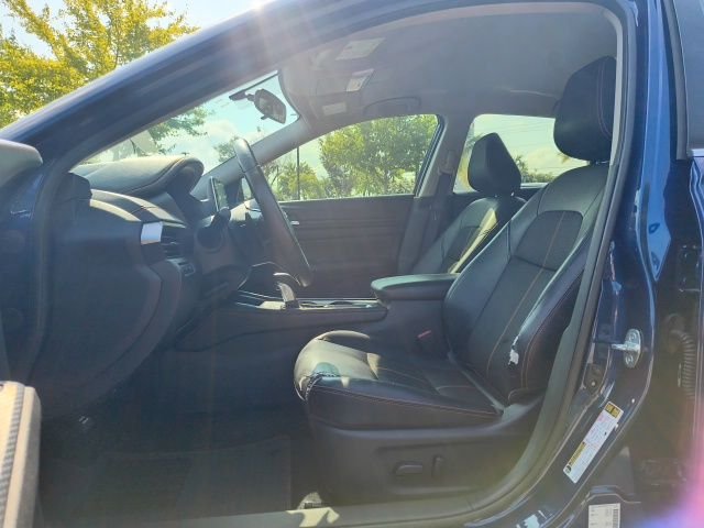 Used 2019 Blue Nissan 2.5 SR image 12