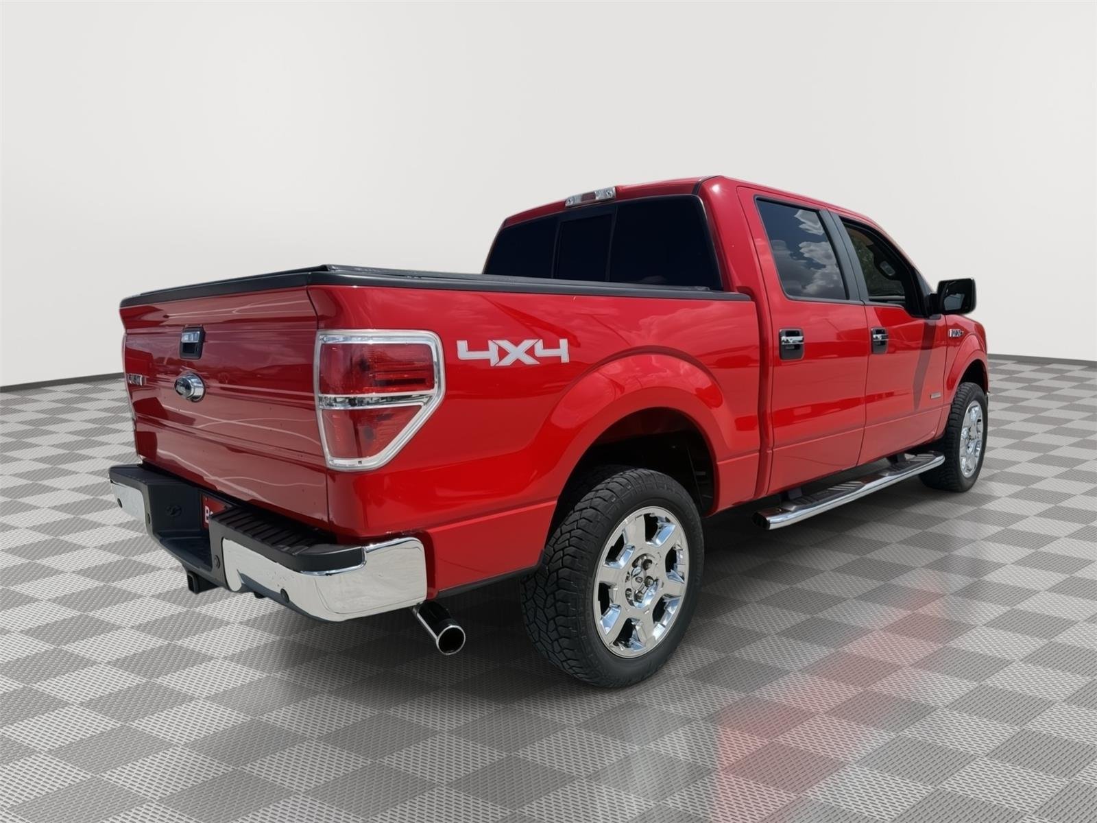 Used 2014 Race Red Ford XLT image 7