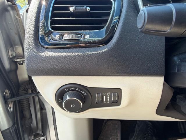 Used 2021 Silver Jeep Limited image 17