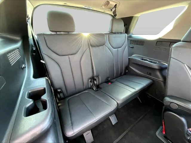 Used 2024 Silver Hyundai SEL image 29