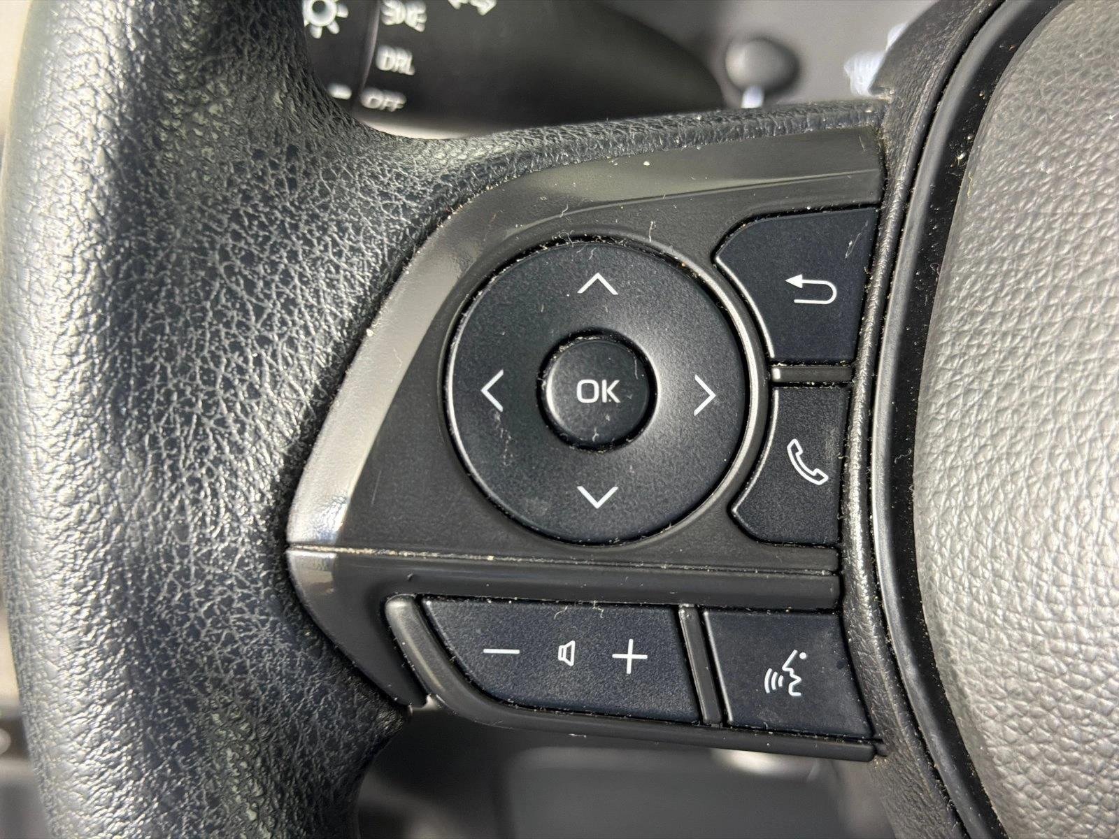 Certified Used 2025 Wind Chill Pearl Toyota L image 24