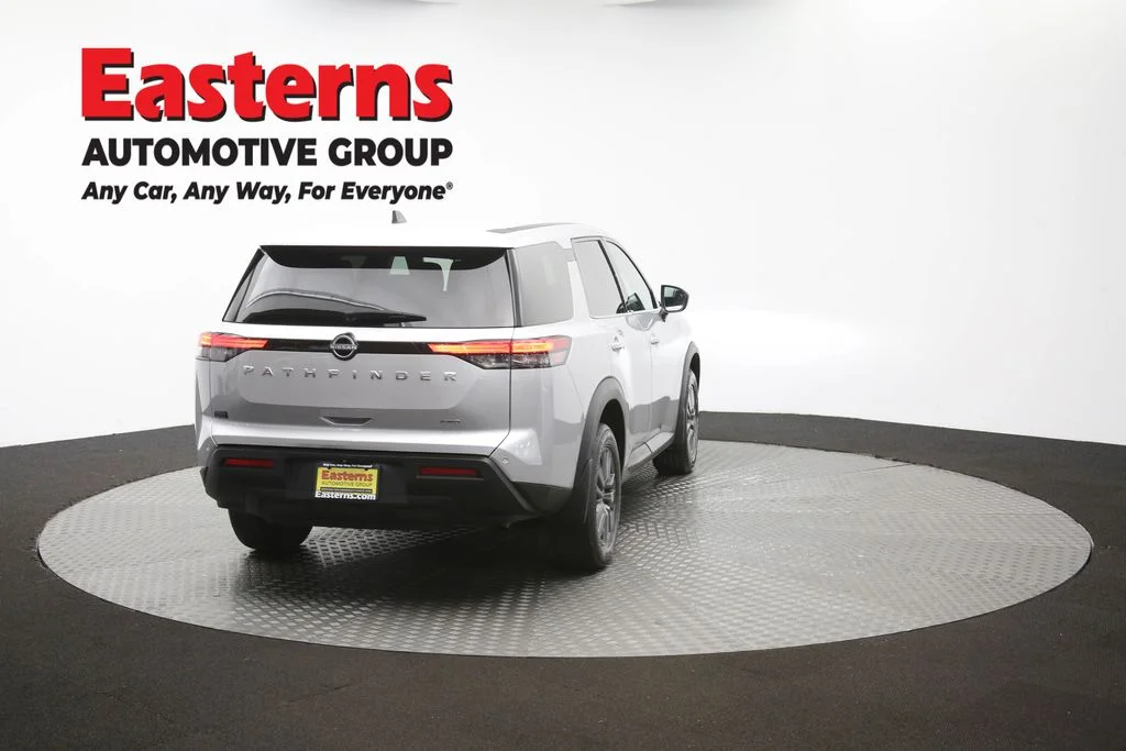 Used 2023 Silver Nissan S image 37