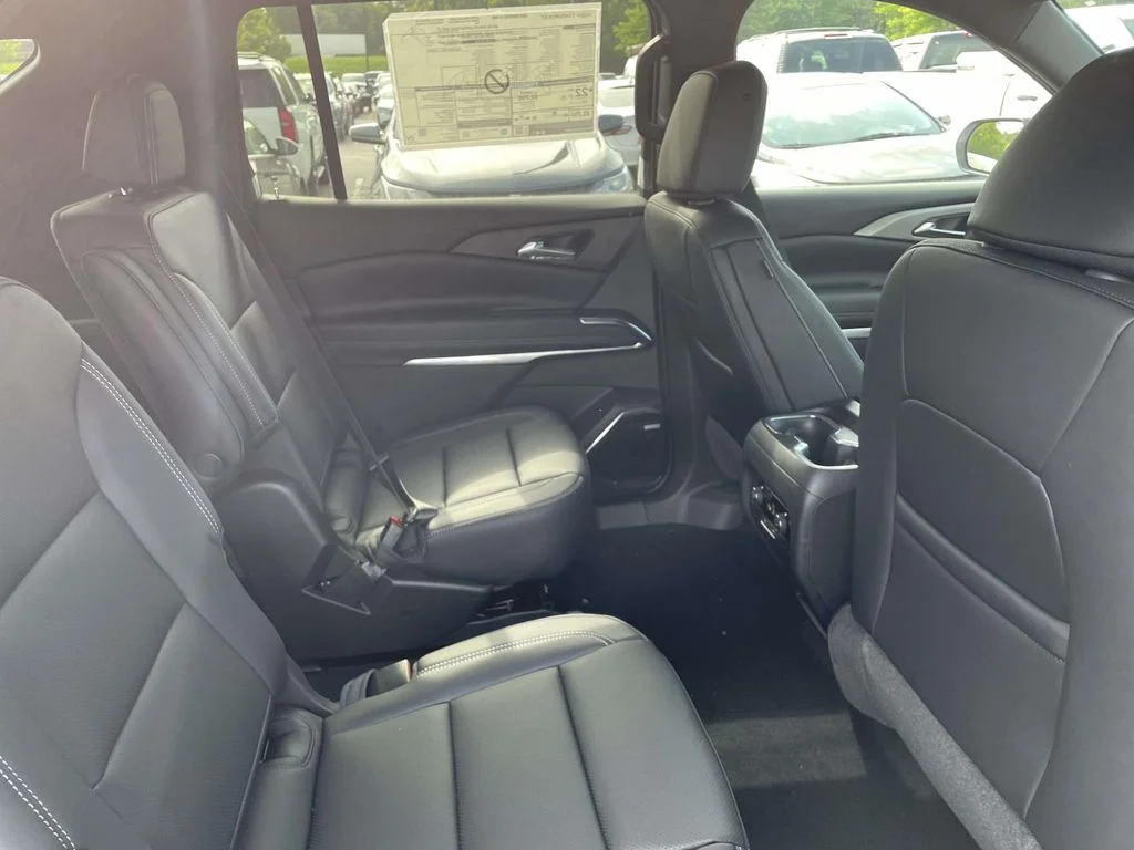 New 2026 Polar White Tricoat Chevrolet LT image 11