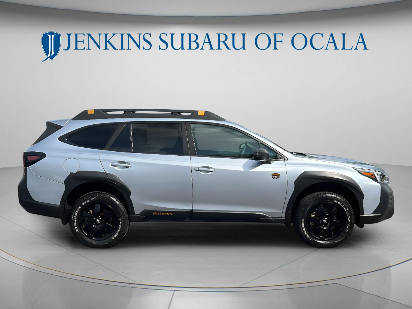 Used 2022 Ice Silver Metallic Subaru Wilderness image 2