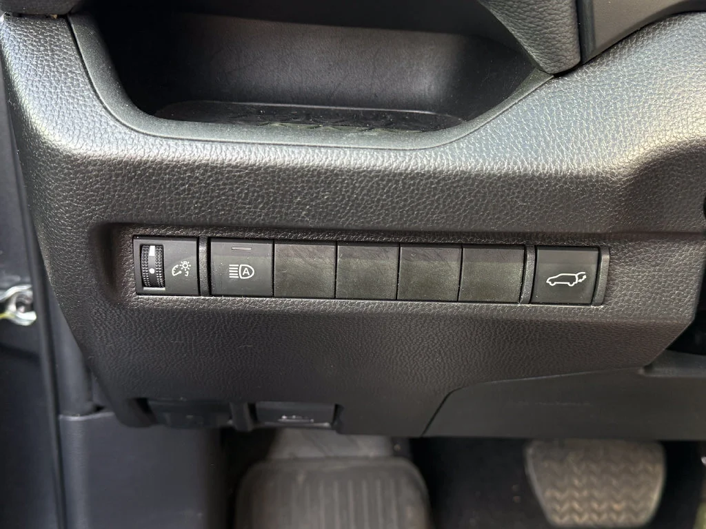 Used 2024  Toyota XLE Premium image 6
