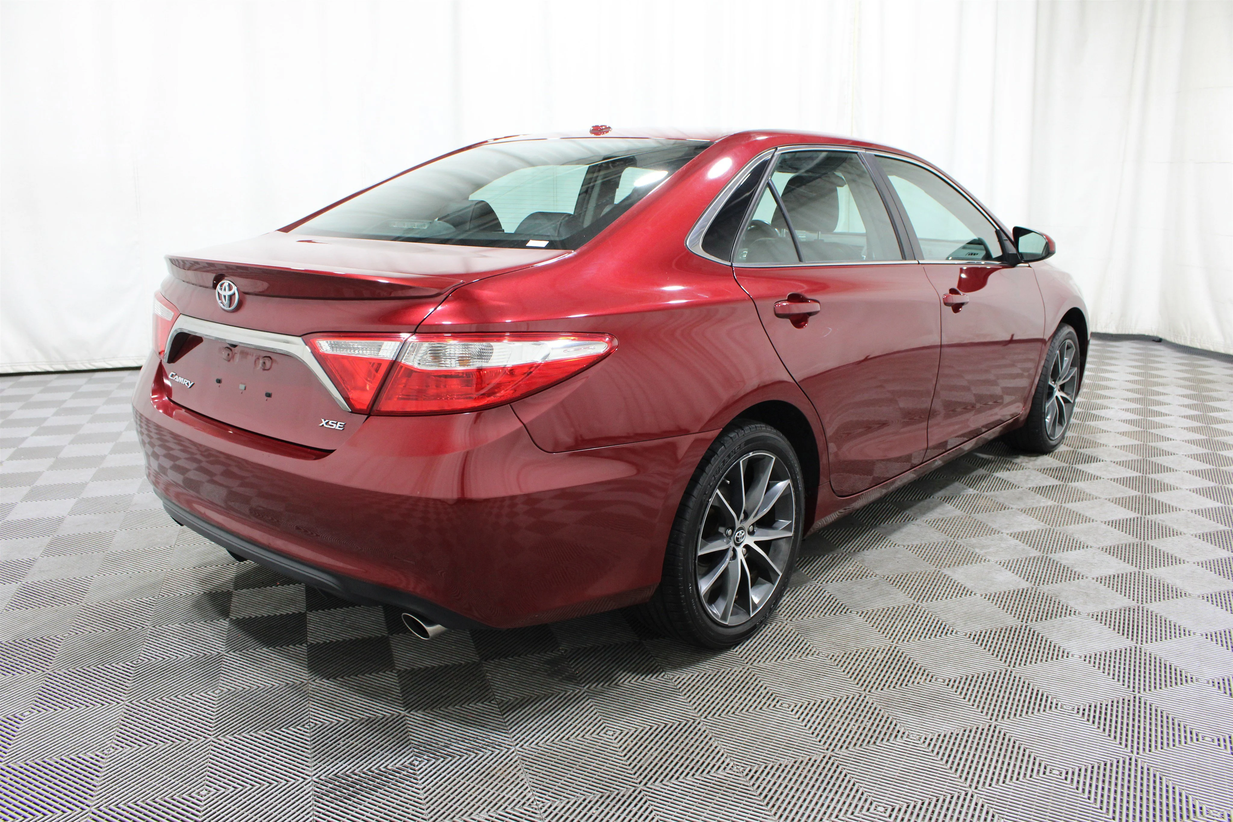 2017 Toyota Camry XSE - Photo 33