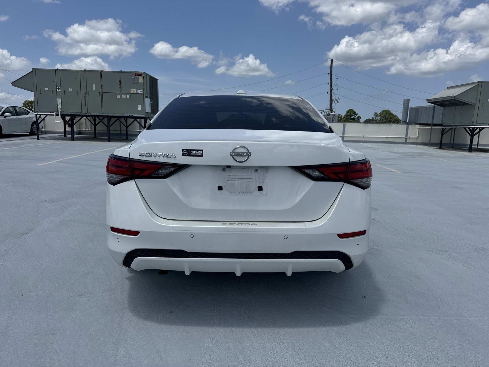Used 2025 Aspen White Tricoat Nissan SV image 5