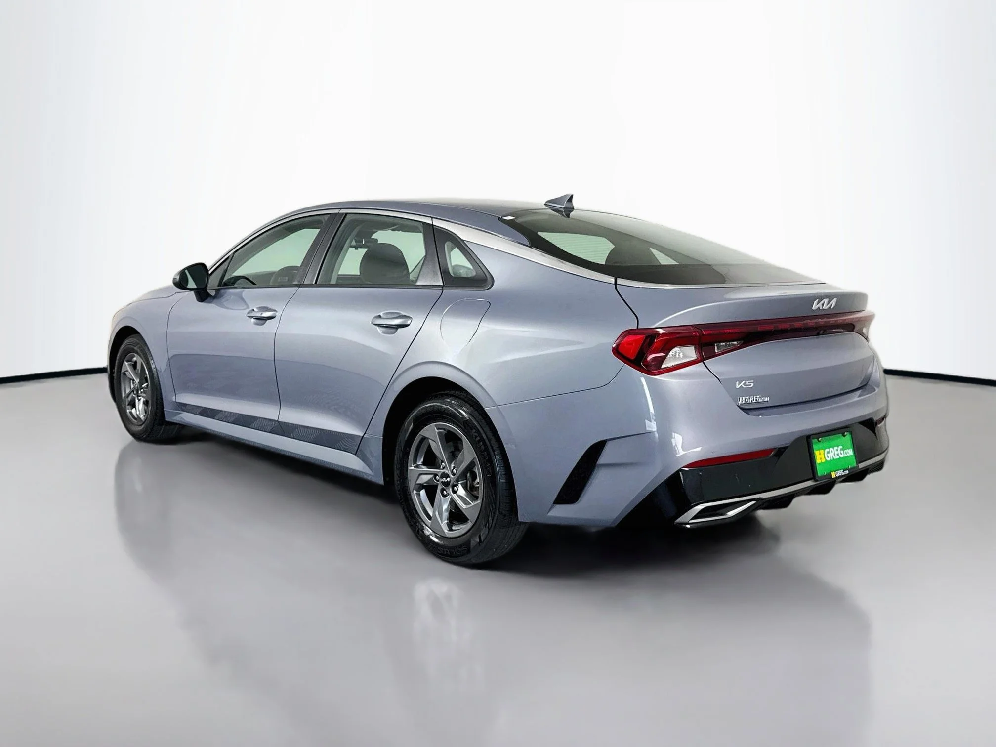 Used 2023 Everlasting Silver Kia LXS image 5