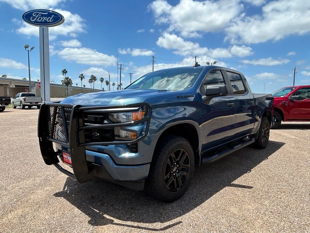 Used 2024 Blue Chevrolet Custom image 3