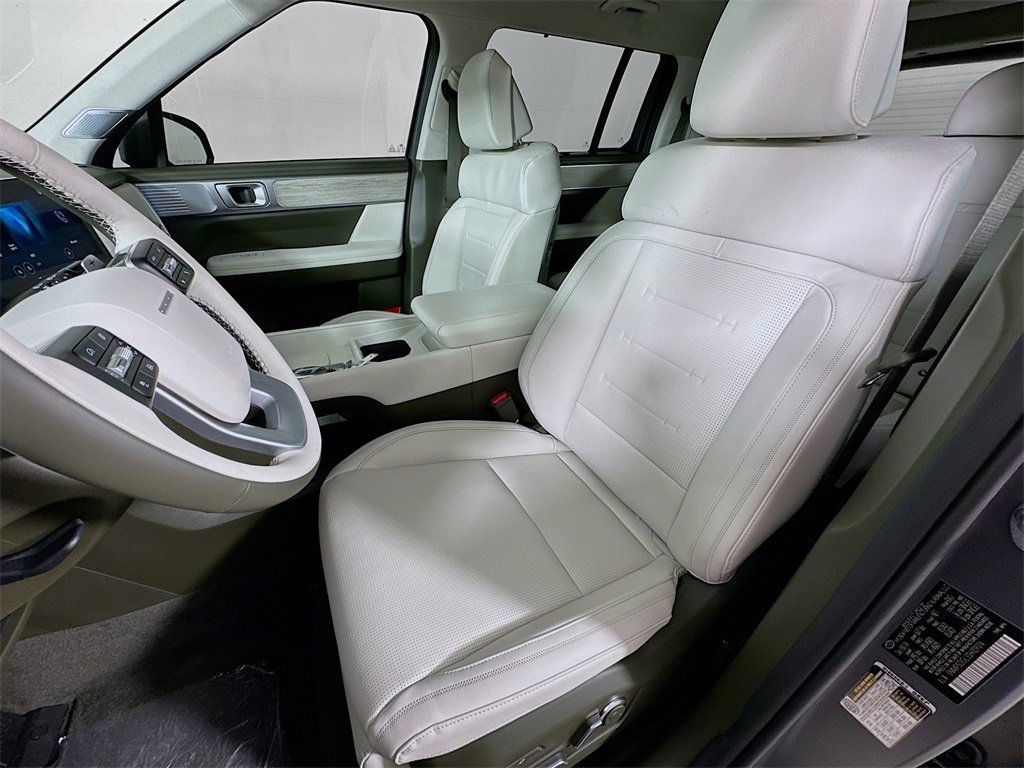 Used 2025 Gray Hyundai Calligraphy image 13