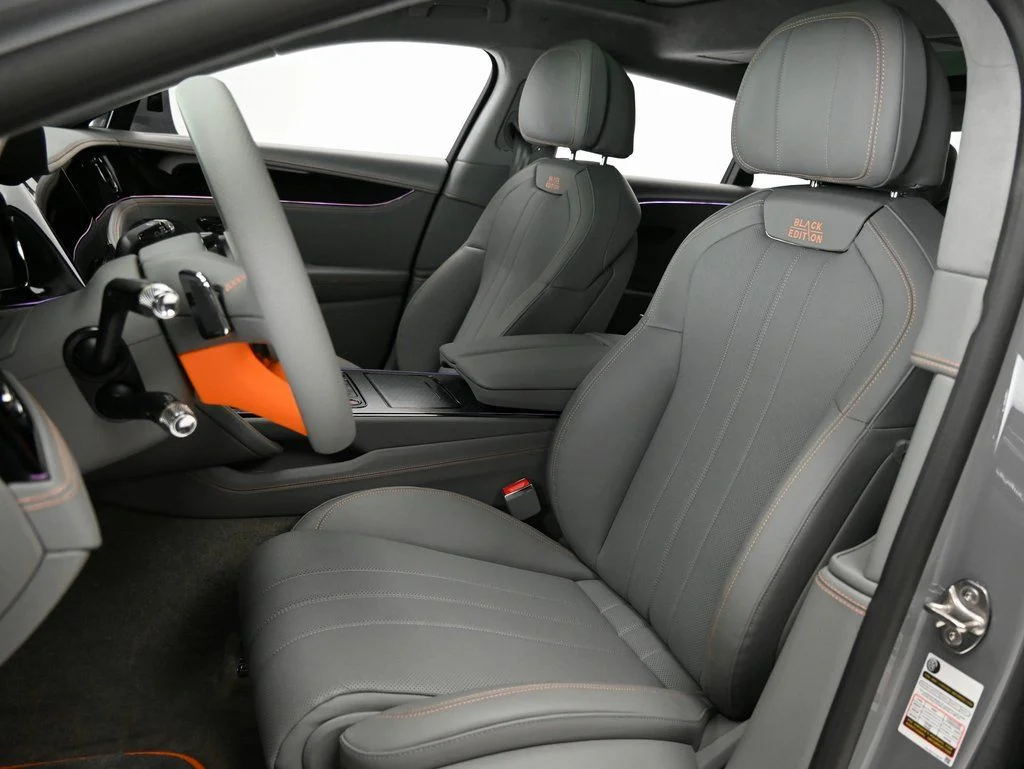 2025 Bentley Flying Spur - Photo 14