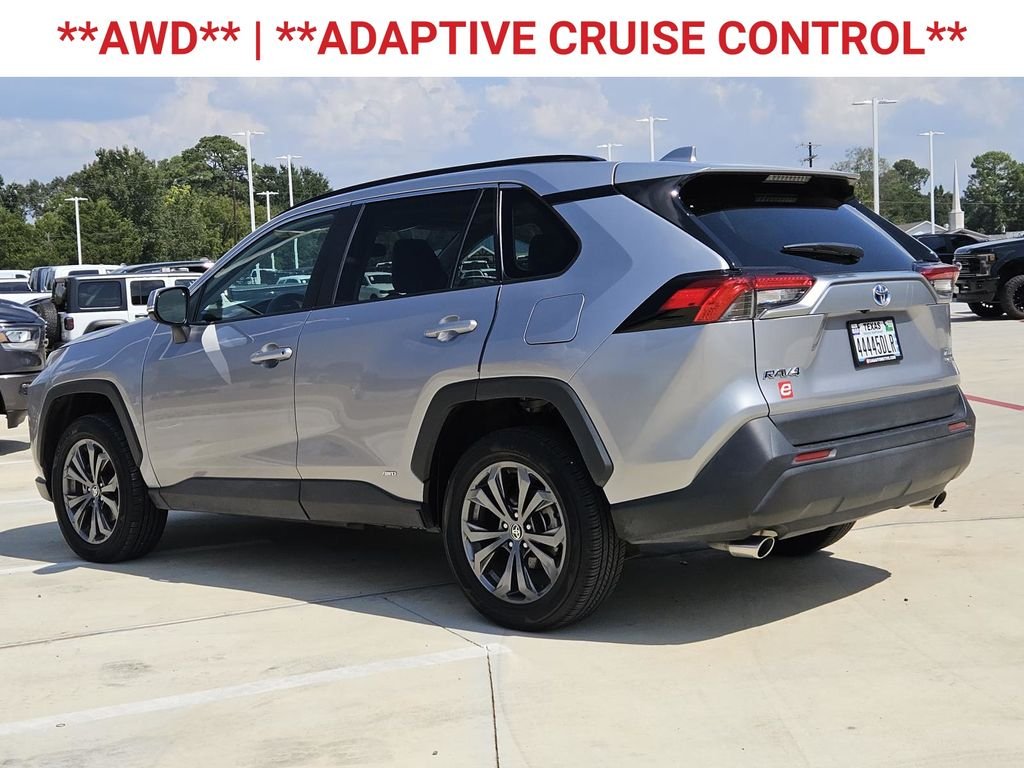 Used 2023 Silver Toyota XLE Premium image 6