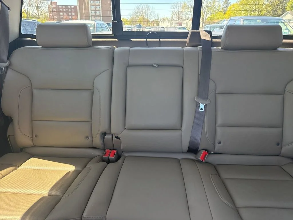 Used 2018 IRIDESCENT PEARL TRICOAT Chevrolet LTZ image 15