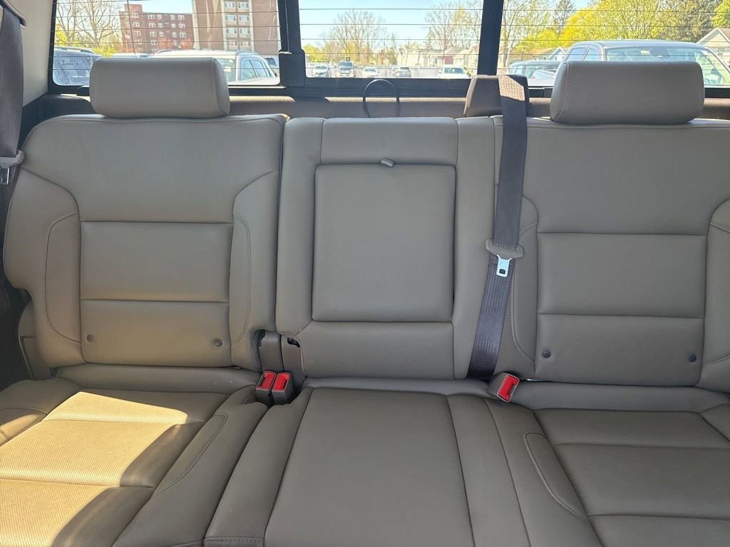 Used 2018 IRIDESCENT PEARL TRICOAT Chevrolet LTZ image 15