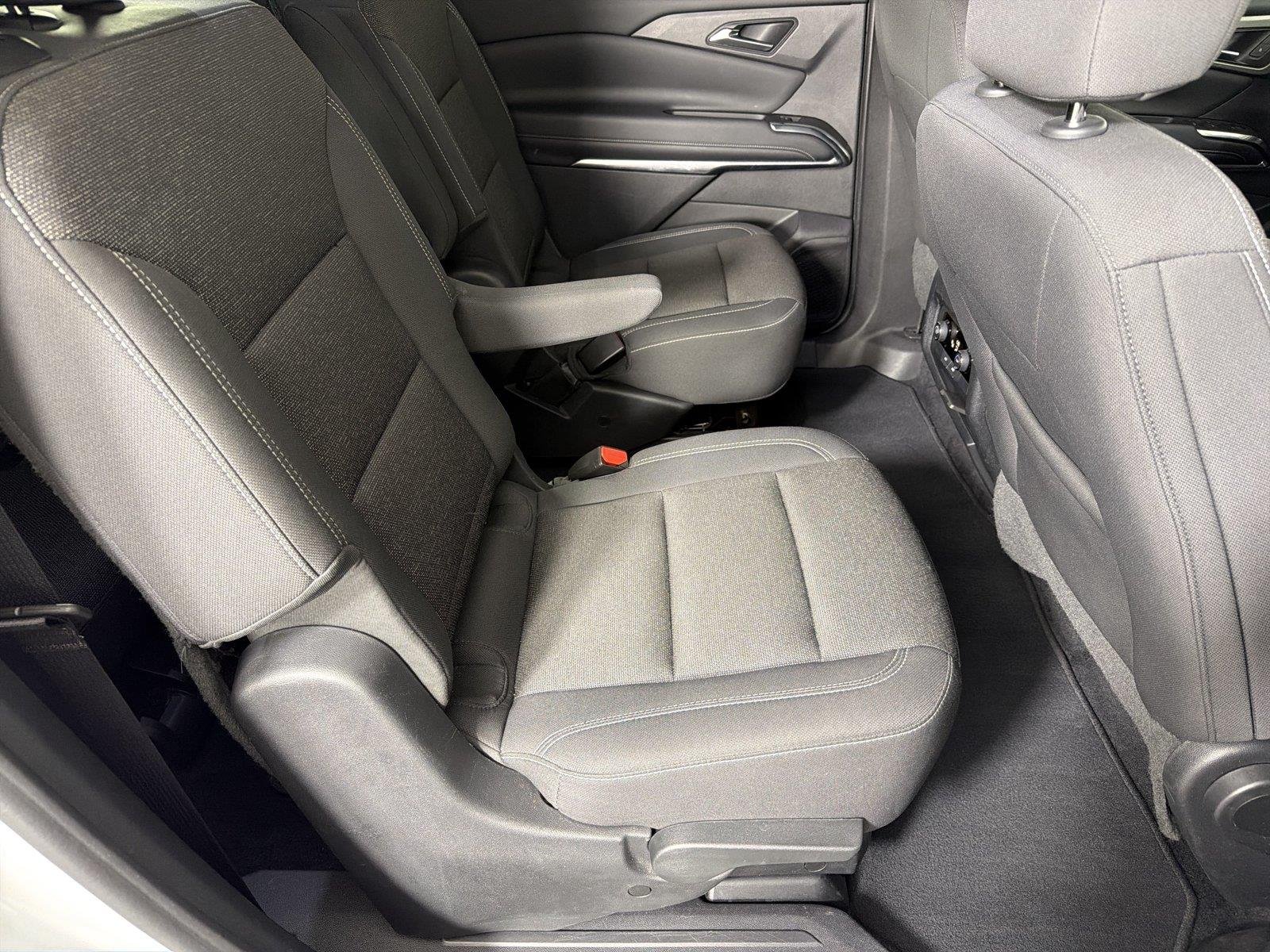 Used 2024 Summit White Chevrolet LT image 14