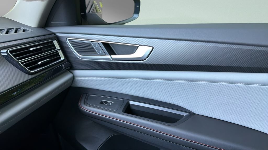 New 2026 Opal White Pearl Volkswagen 2.0T Peak Edition image 22