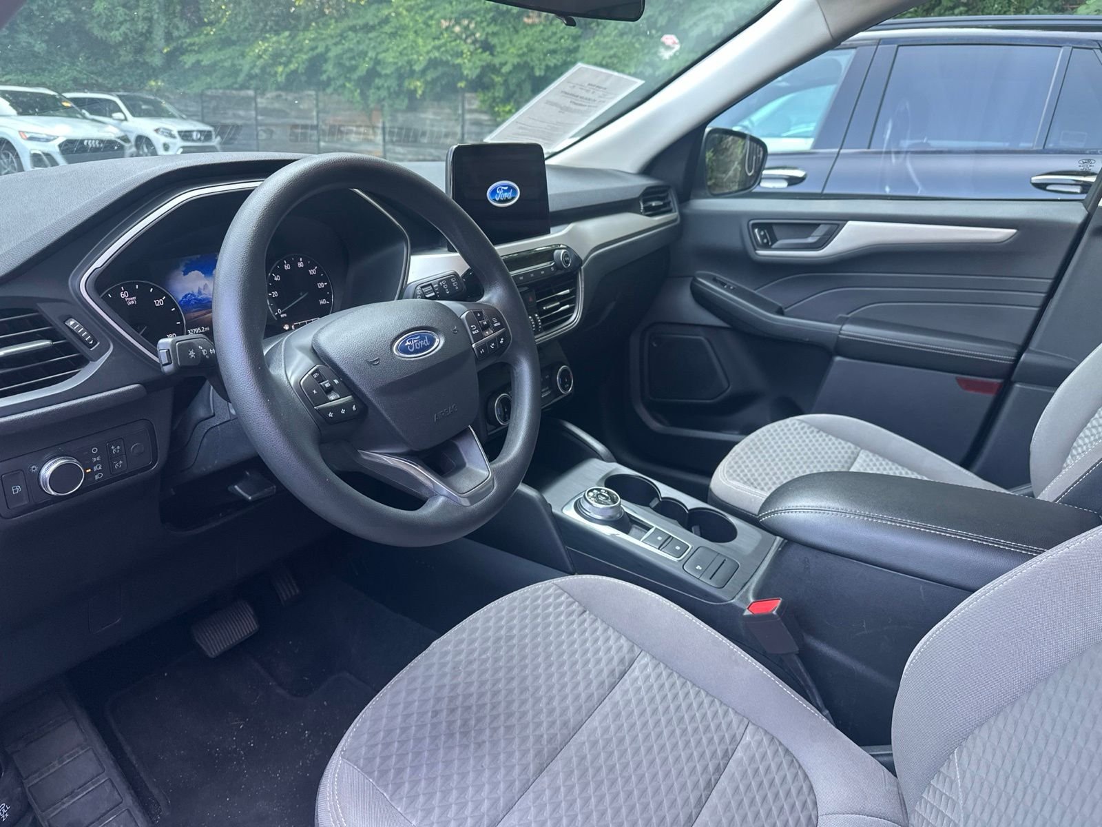 Used 2022 White Ford SE image 2