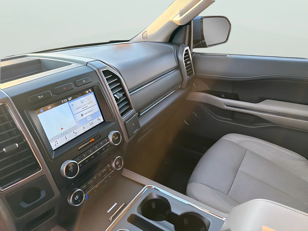 Used 2018 Blue Ford XLT image 30