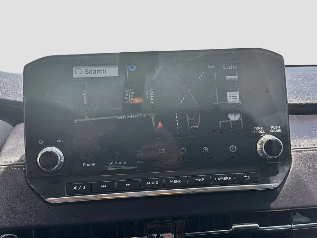 Used 2022  Mitsubishi  image 14