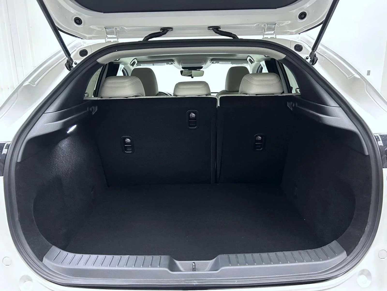 New 2026 White Mazda 2.5 S Aire Edition image 22