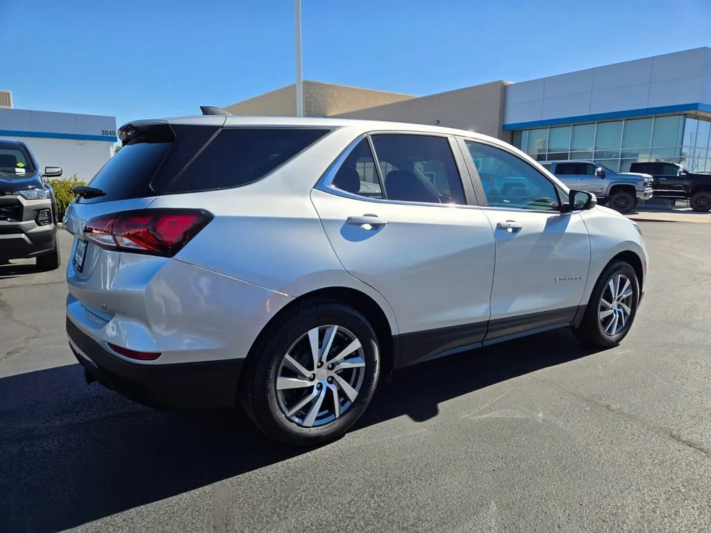 Used 2022 Silver Ice Metallic Chevrolet LT image 6