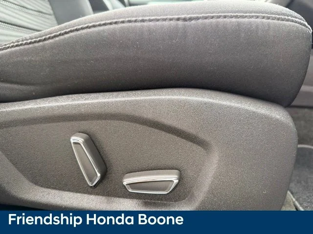 Used 2016 Blue Ford SE image 37