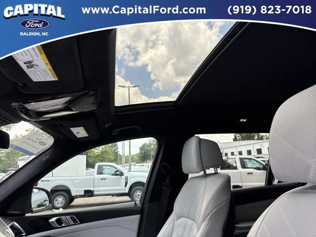 Used 2023 Black BMW xDrive40i image 22