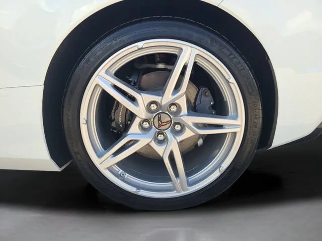Used 2025 Arctic White Chevrolet 1LT image 33
