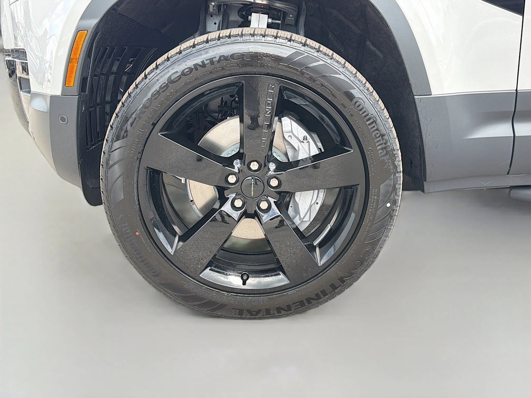 New 2026 Borasco Grey Metallic Land Rover S image 40