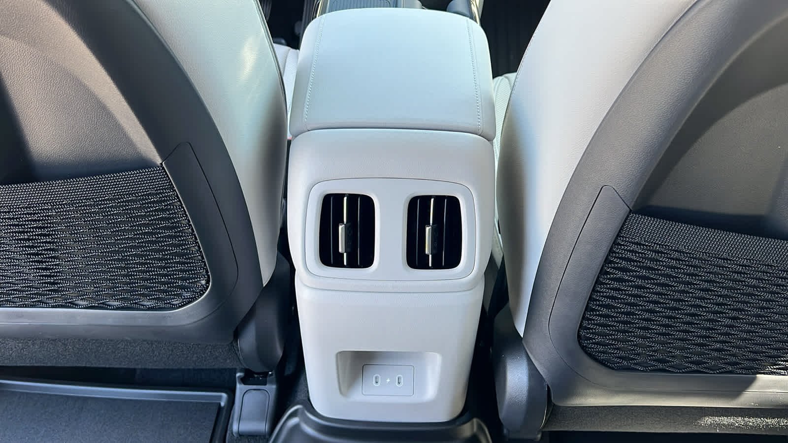 2025 Hyundai Tucson Limited - Photo 25